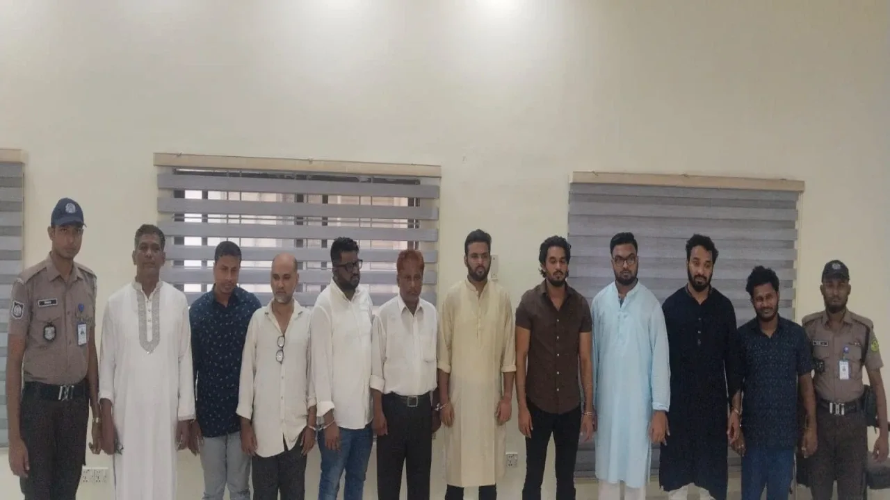 ডবলমুরিংয়ে আ'লীগের গোপন বৈঠক, সাংবাদিক-আইনজীবীসহ গ্রেপ্তার ১৫