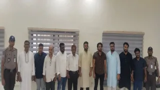 ডবলমুরিংয়ে আ'লীগের গোপন বৈঠক, সাংবাদিক-আইনজীবীসহ গ্রেপ্তার ১৫